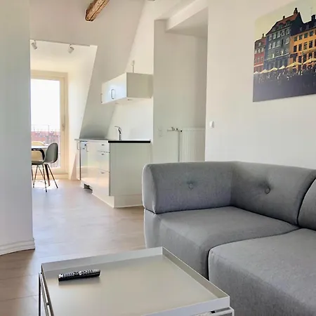 Lovely 2-br Penthouse W Balcony In Norrebro - 72 *